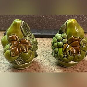 Green vintage Ceramic Grape Salt and Pepper Shakers